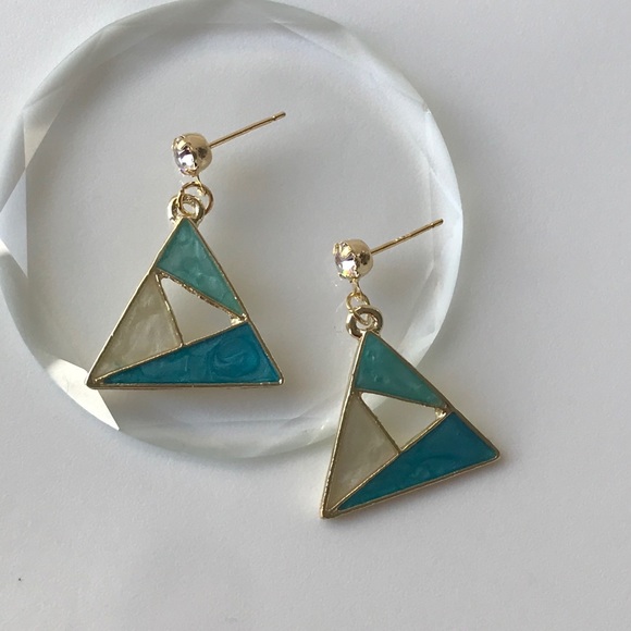 Brand New Earrings - Picture 2 of 4